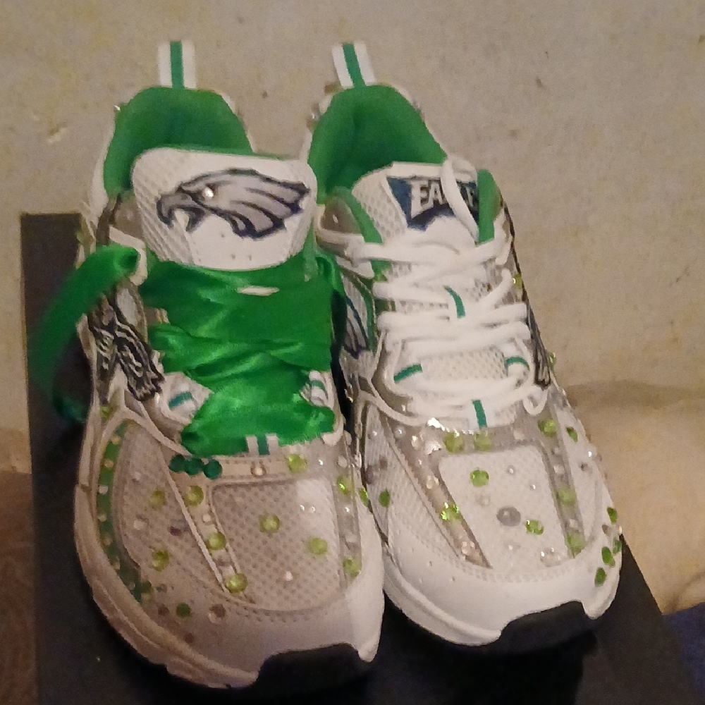 Eagle Inspired AVIA SNEAKERS